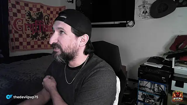 DevilPup75_'s Live XXX Chat
