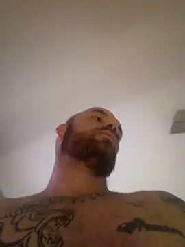 Chatroom XXX en direct de BearChubby300