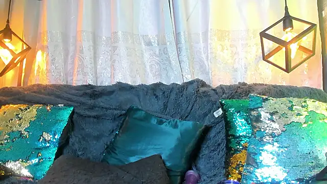 Cristal_Gem1 élő XXX-chatje