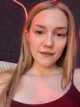 MilaMoone: απευθείας συνομιλία ΧΧΧ