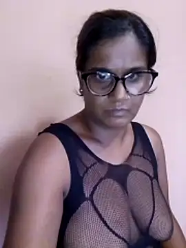 indiansexyplaygirl 现场XXX聊天