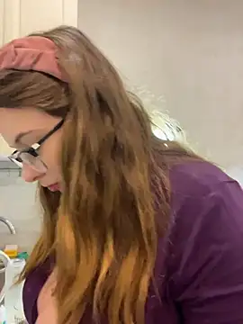 Chatroom XXX en direct de DienkaGreen