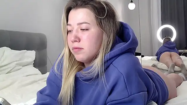 Embersweetbunny 现场XXX聊天