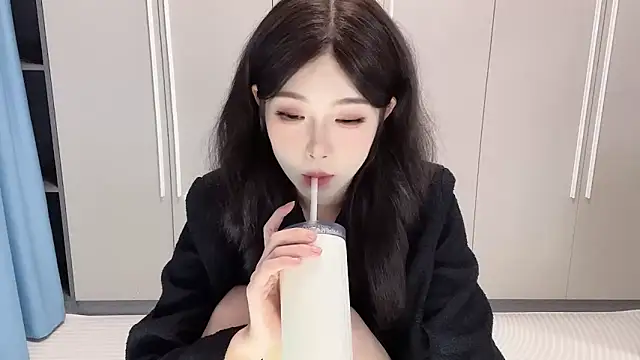 Q-ing – Live XXX-chat