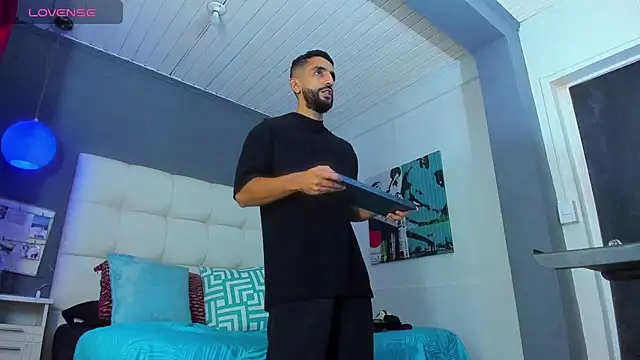 Chatroom XXX en direct de Yiyo10_