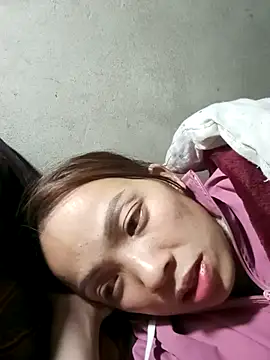 Andrea-688のライブXXXチャット