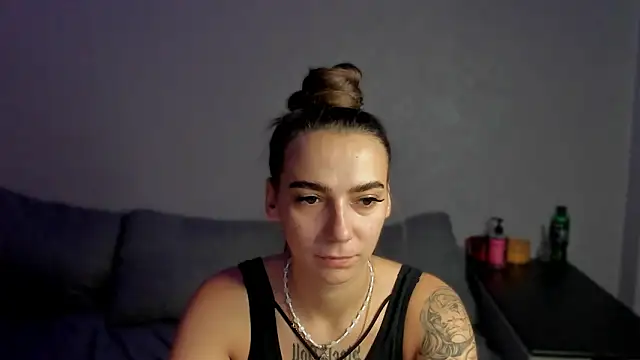 AnnaMized: онлайн-секс-чат