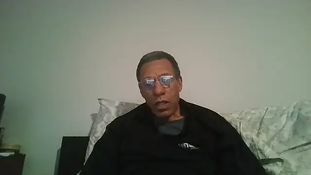 swimmer2496 Show in webcam