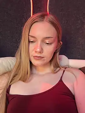 MilaMoone's Live XXX Chat