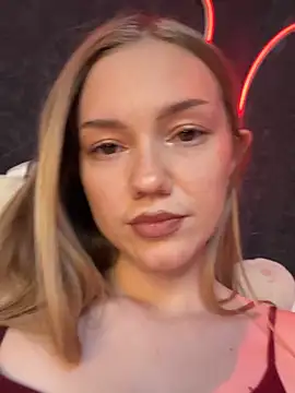 MilaMoone লাইভ XXX চ্যাট