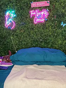 Chat XXX en directo de RenaThickAss