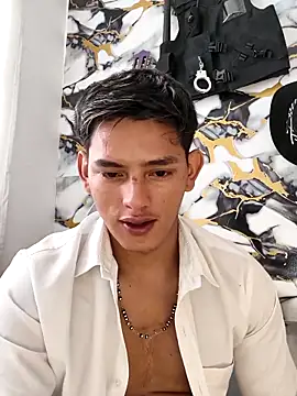 Chatroom XXX en direct de Hiroshi_Shen