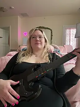 PiggyRose Adlı Modelin Canlı XXX Sohbeti