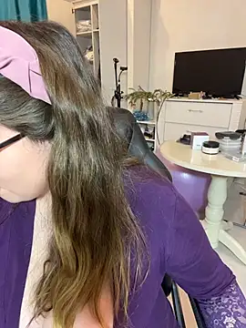 DienkaGreen Adlı Modelin Canlı XXX Sohbeti