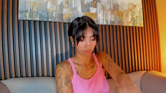 LauraAristizabal Adlı Modelin Canlı XXX Sohbeti