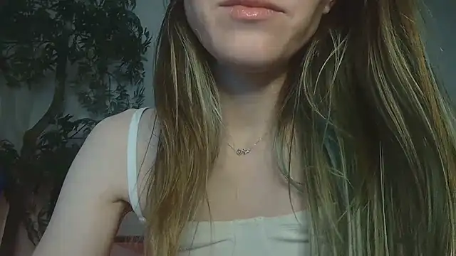 lavender_spits Chat XXX in diretta