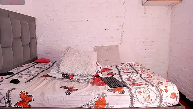 fire_lovex élő XXX-chatje