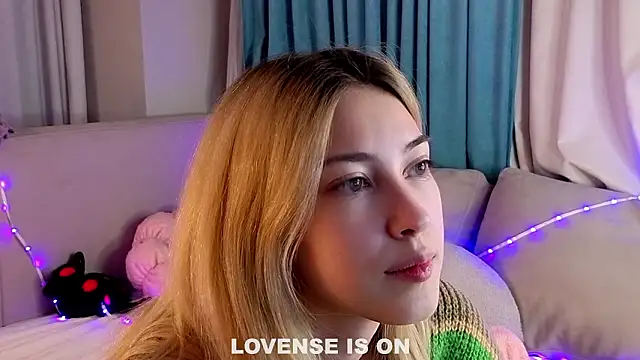 AngelicRice Adlı Modelin Canlı XXX Sohbeti