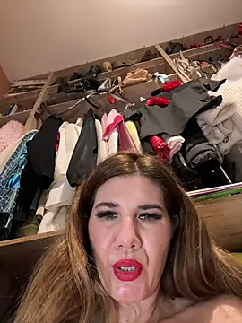 Chat +18 de didihairypussy ao vivo