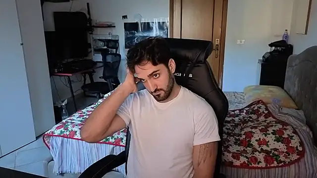 Al3xox02 webkamerás műsora