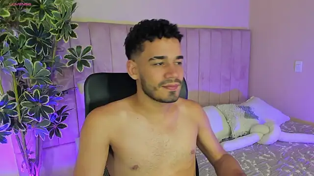 XXX chat uživo modela aries_unbound