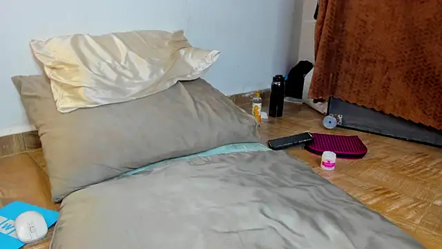 Curvy_Sarah_'s Live XXX Chat