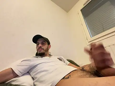 Rebeu313: онлайн-секс-чат