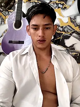 Hiroshi_Shen Chat XXX in diretta