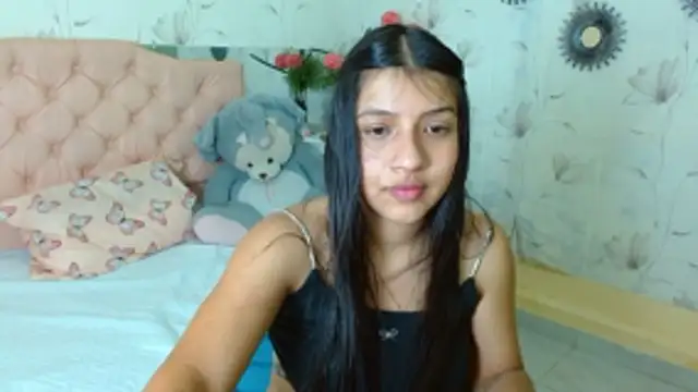 zara_cute's Live XXX Chat