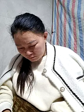 yoowwmr Chat XXX in diretta