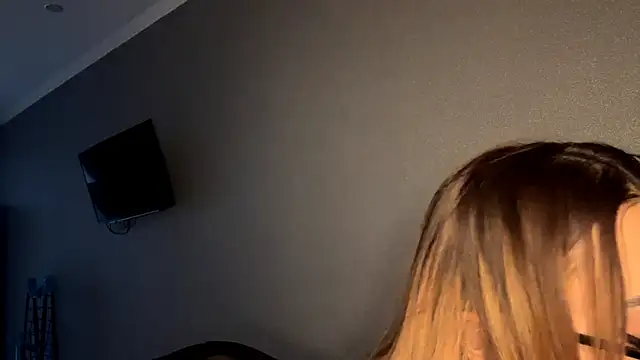 Ur_neighbor_Kira's Live XXX Chat