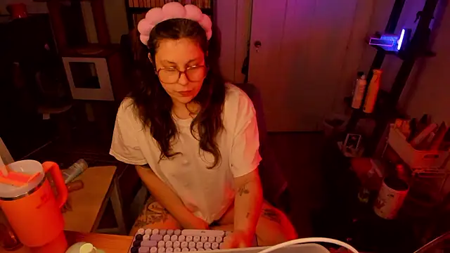 Chat +18 de Rosiee69_ ao vivo