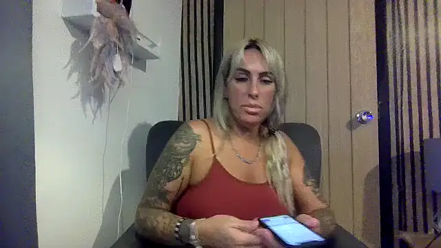 แชท XXX สดของ poppyinga1