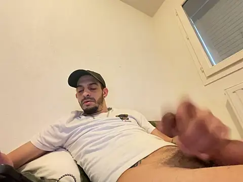 Chatroom XXX en direct de Rebeu313