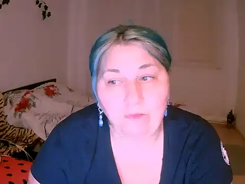 BlondyBigBoobs 现场XXX聊天