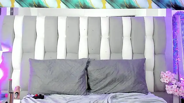 Chat +18 de IsaDiiaz ao vivo