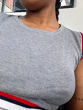 Chat XXX en directo de Cataleya_ja