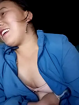 Chat XXX en directo de Matilda-aa