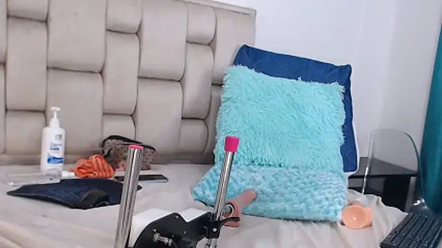 Ambar-Collins69 即時 XXX 聊天