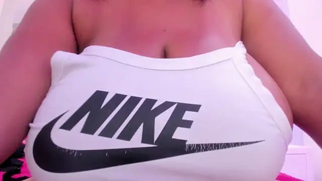 Chatroom XXX en direct de Ciara_Benet