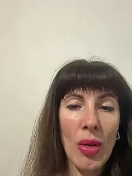 LadyLuxLoverのライブXXXチャット