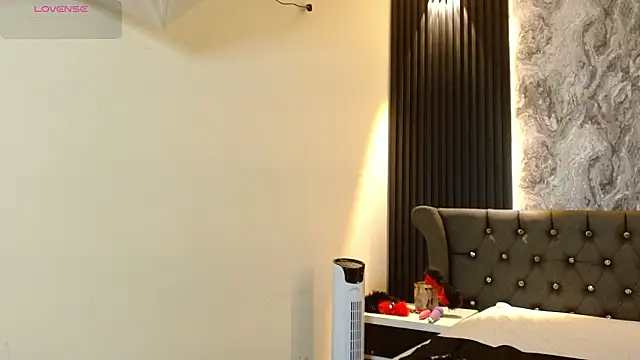 Lolagolden1のライブXXXチャット