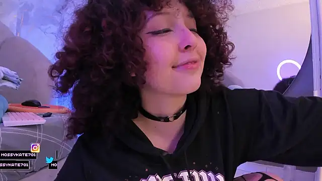 Katemoss70 Adlı Modelin Canlı XXX Sohbeti