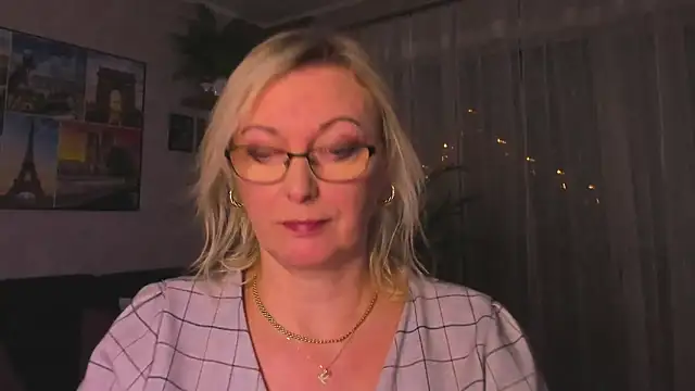 vanessa_chat Show in webcam