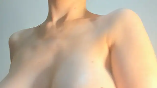 Diane_nee2's Live XXX Chat