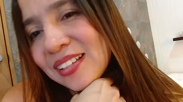 Heidy_Wells élő XXX-chatje