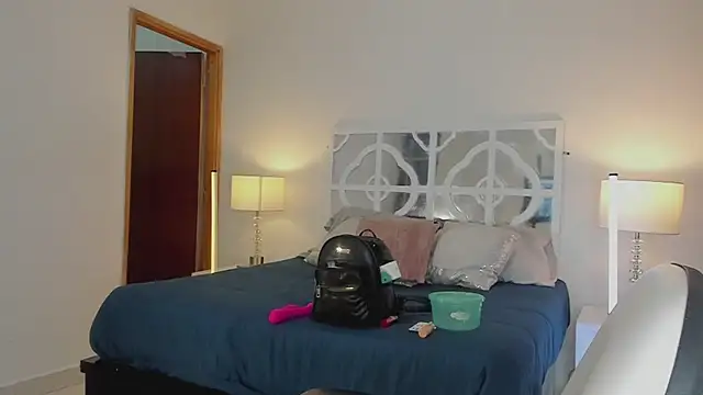 MikaelaStone Obrolan Langsung XXX