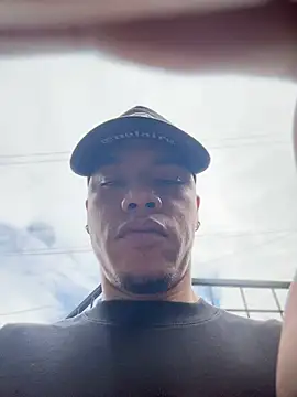 AlphaMasterXxx Chat XXX live