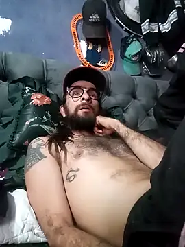 hairy_mannn élő XXX-chatje