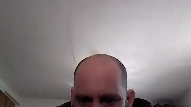 crazyheratic8 Show in webcam